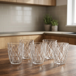 Set di 6 Bicchieri Trasparenti da 340ml Sibilla con Superficie Incisa, Lavabili in Lavastoviglie, Eleganti per Feste - Product Image 3