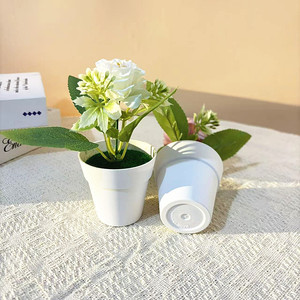 Crisantemo artificial en maceta cuadrada, mini bonsái para decoración del hogar, adorno para sala de estar y comedor. - Product Image 3
