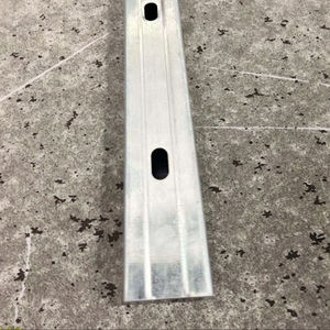 Rails métalliques de haute qualité en acier galvanisé, ignifuges, antirouille, haute résistance, pour systèmes de plafonds en plâtre et de cloisons sèches, et pour la fixation de profilés de plafond. - Product Image 2