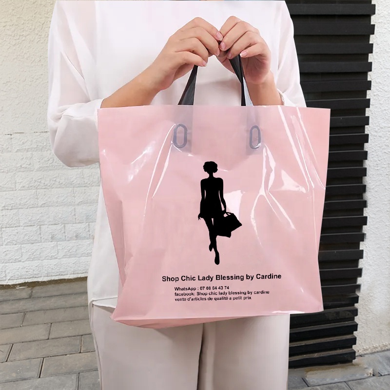 Custom Poly Bag Soft Loop Handgrepen Ldpe/Hdpe Tote Boodschappentas Met Eigen Logo Voor Kledingverpakking