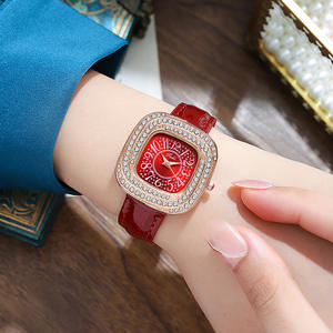 Nouvelle élégante montre à quartz sertie de diamants bracelet en cuir chiffres numériques montre pour femme haut de gamme - Product Image 3