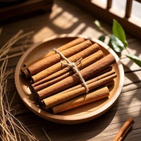 Écorces de cannelle cassia séchées en bâtonnets, épices piquantes pour la cuisine, le thé et la pâtisserie