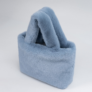 Sac fourre-tout en fausse fourrure douce d'hiver avec fermeture éclair et fleurs, design moelleux et duveteux pour la mode féminine - Product Image 2