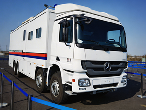 Camión Hospitalario Móvil de Alta Capacidad de Carga, 12 Metros, con Cabina Multiestructura para Estación Temporal de Reenvío Médico - Product Image 1