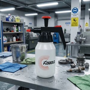 Pulvérisateur <span class=keywords><strong>dégraissant</strong></span> à haute pression <span class=keywords><strong>pour</strong></span> huile à boissons, avec joint FKM résistant aux solvants, bouteille de pulvérisation chimique à pompe manuelle 1,5 L <span class=keywords><strong>pour</strong></span> carrosseries de véhicules - Product Image 3