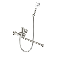 Robinet de douche mural moderne en acier inoxydable pour baignoire