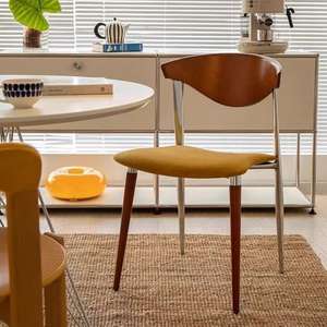 Silla de comedor de estilo antiguo con respaldo de madera maciza, diseño nórdico creativo de alta gama, estilo retro y minimalista. - Product Image 1