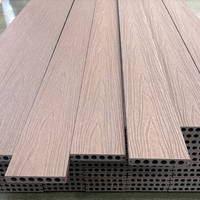 Planches de terrasse composites à faible entretien pour la construction de terrasses extérieures et de sols de patio modernes en gros
