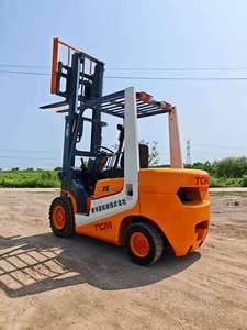 Montacargas TCM FD25 de 2.5 Toneladas de Segunda Mano en Buen Estado, Motor Japonés, Elevación Hidráulica, Desplazador Lateral, Mástil de Dos Etapas - Product Image 6
