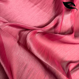 <span class=keywords><strong>Organza</strong></span> froissé <span class=keywords><strong>rouge</strong></span> profond ultra-brillant : Tissu plissé 3D métallisé épais pour abayas de luxe et robes de soirée - Product Image 3