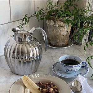 Carafe thermique de luxe en acier inoxydable cannelé avec poignée - Pichet <span class=keywords><strong>isotherme</strong></span> <span class=keywords><strong>à</strong></span> double paroi sous vide pour <span class=keywords><strong>café</strong></span>, thé, eau - Product Image 2