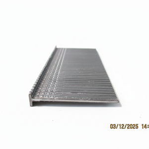 Clavos Brad APLUS FN38-10000, Vástago de 2.2 mm, Punta de Cincel, Acero Galvanizado, 38 mm de Longitud, 40 Piezas/Tira, 10000 Piezas/Caja - Product Image 1