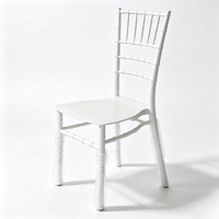 Chaise Chiavari empilable pour hôtel et mariage, idéale pour les salles de banquet et la décoration de lieux de réception (commande en gros)