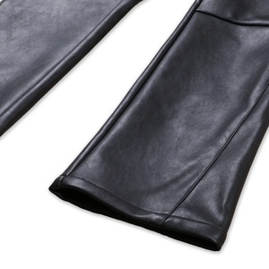 Pantalones de Cuero con Bolsillos Acampanados y Cremallera Negros Sólidos de Diseñador Personalizado TOPSHOW para Hombre - Product Image 4