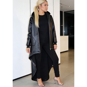 Cappotto a Mantella da Donna in PU Ispessito con Cappuccio <span class=keywords><strong>e</strong></span> Coulisse, Maniche Lunghe, Corto Davanti <span class=keywords><strong>e</strong></span> Lungo Dietro, Stile Sehe Fashion - Product Image 2