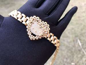 สร้อยคอแฟชั่นผู้หญิง ดีไซน์เก๋ไก๋ทันสมัย  วัสดุสแตนเลสสตีล  รูปทรงนักเก็ต  พร้อมจี้การ์ตูนเจียระไนเพชร  เหมาะเป็นของขวัญ - Product Image 3