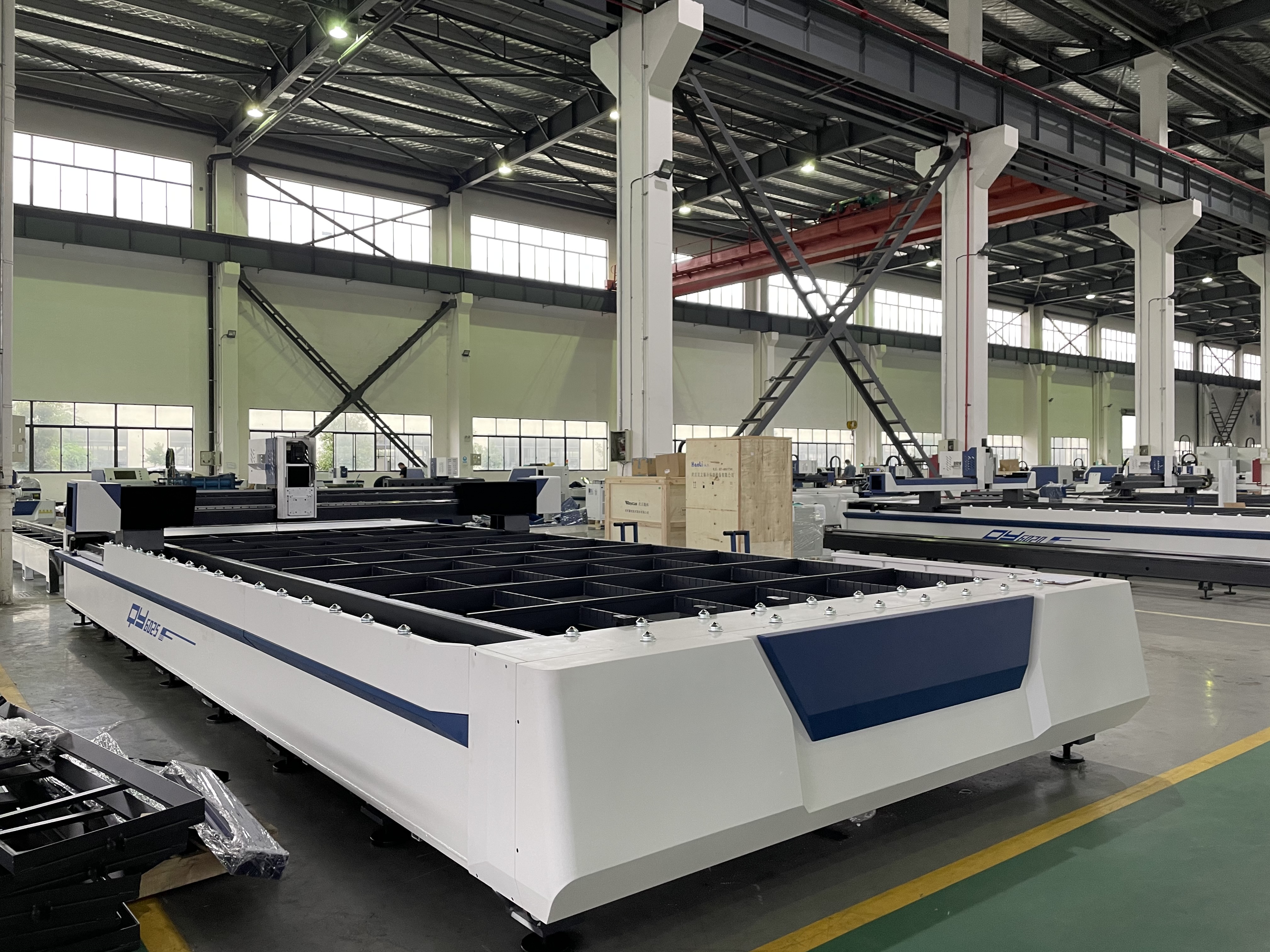 Волоконно-лазерная машина для резки металла мощностью 8000 Вт, лазерная установка Raycus