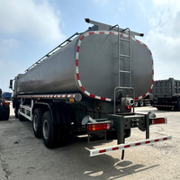 Promotion : Camion-citerne SINOTRUK HOWO 8X4 pour le transport de carburant en Afrique, réservoir scellé antistatique, étanche, grande capacité de chargement