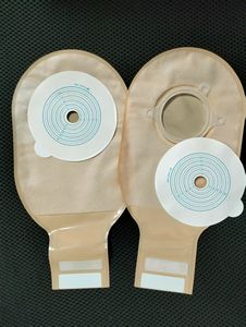 ถุงใสแบบสองชิ้นสำหรับใส่แผ่นปิดแผลแบบระบายน้ำได้สำหรับถุงโคลอสโตมี - Product Image 1