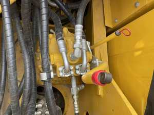 รถขุดตีนตะขาบ Komatsu PC200-8 มือสอง ประสิทธิภาพสูง ใช้งานน้อย ราคาคุ้มค่า น้ำหนัก 20 ตัน เครื่องยนต์ เกียร์ ปั๊ม มอเตอร์ รับประกันหลังการขาย 1 ปี - Product Image 5