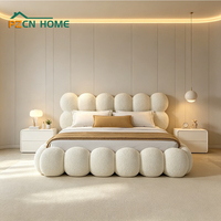 Vente en gros Lit Queen/King à profil bas, rembourré, anti-rayures, en tissu bouclé beige bleu nuage, OEM, pour chambre, villa, appartement, condo