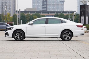 SAIC VW Passat Pro 2.0T 220CV 7DCT Berlina di Medie Dimensioni 2026 - Lunghezza 5.006mm, IQ.Pilot NOA, Touchscreen da 15'', 0-100km/h in 7,4s - Product Image 4