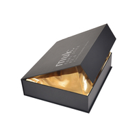 Boîte cadeau noire pliable en carton rigide magnétique, faite à la main, avec doublure en satin pour l'emballage de chaussettes en fourrure et de vêtements