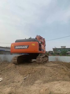 รถขุดตีนตะขาบ Doosan DH420LC-9 มือสอง ขนาด 42 ตัน ปี 2020 สภาพเหมือนใหม่ พร้อมระบบไฮดรอลิก เกียร์ ปั๊ม แบริ่ง สำหรับส่งออก - Product Image 3