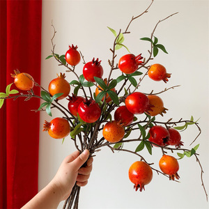 Branche de grenade artificielle Muyu Chronicles, rouge orangé, en mousse plastique réaliste, pour décoration de salon et de table - Product Image 1
