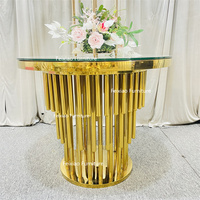 Table moderne de gâteau de dessus en verre d'acier inoxydable d'or de meubles d'événements de noce d'hôtel