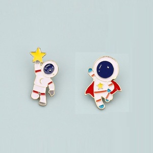 Durable traje botón suave insignias enfermera astronauta interestelar solapa pines insignia - Product Image 5