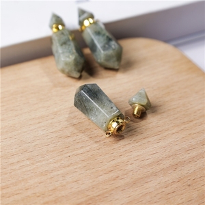 Pendentif Bouteille de Parfum en Cristal Naturel Labradorite Sculpté à la Main, Bijou Élégant pour Parfum, Décoration, Cadeau, Vente en Gros - Product Image 6