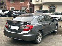 Honda Civic Sedán 2012 1.8L Automático Gasolina 5 Plazas Interior de Tela Oscura 6 Bolsas de Aire Volante a la Izquierda Neumáticos R16 Emisión Euro V