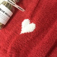 Nouvelle conception, couverture en microfibre de polyester de haute qualité pour la Saint-Valentin, douce, chaude et confortable, en tricot en forme de cœur pour canapé