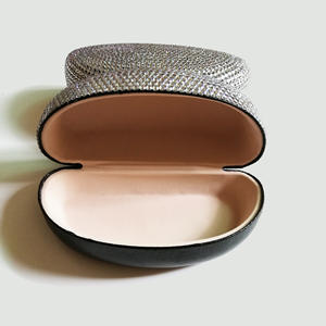 حافظة نظارات شمسية بشعار يُصمم حسب الطلب حافظات نظارات شمسية في حقائب مصممة بحجر الراين لتغليف النظارات - Product Image 5