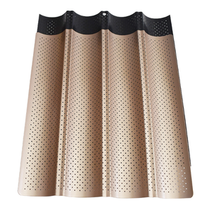 Cetakan Roti Baguette Panjang Anti Lengket 4-slot Besar Baja Karbon Aman untuk Oven Dapat Digunakan Kembali Ramah Lingkungan Hitam/Emas untuk Memanggang - Product Image 3
