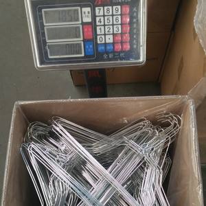 Perchas <span class=keywords><strong>de</strong></span> Metal galvanizado para limpieza en seco, 16 pulgadas, 1,9mm - Product Image 2