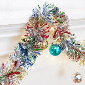 Set di Decorazioni Natalizie con Striscia Luminosa, Palline di Natale per Pareti, Porte, Scale, Decorazioni per Capodanno e Matrimoni - Product Image 2