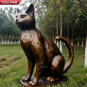Escultura de Bronce Personalizada de Gato Acostado en el Césped - Product Image 5