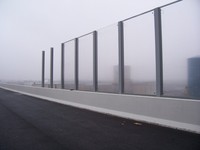 Panneau de barrière acoustique en polycarbonate anti-bruit au design moderne, barrières acoustiques transparentes pour applications autoroutières