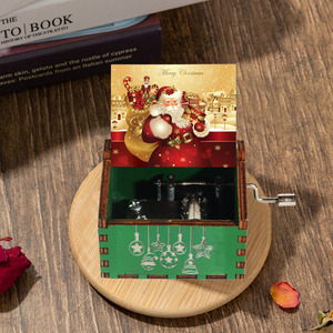 Cajas de Música Navideñas con 13 Diseños, Caja de Música Clásica de Madera con Manivela, Grabada con Láser, Hecha a Mano, con Diseño de Árbol de Navidad - Product Image 2
