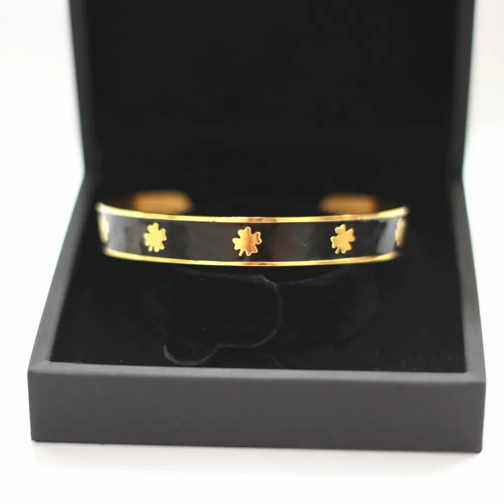 Gran oferta, regalo de joyería, brazalete personalizado, pulseras esmaltadas de trébol, brazalete de oro sin deslustre impermeable, brazaletes de trébol abierto