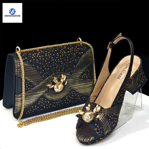 Ensemble de chaussures et sacs de luxe pour femmes en gros – Talons hauts italiens et sacs à main assortis pour femmes avec chaussures compensées - Product Image 3