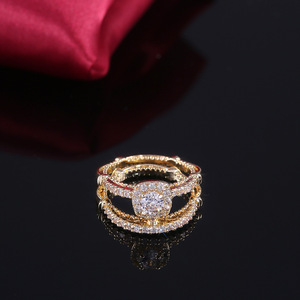 Anello Impilabile Color Oro per Donne, Gioiello Elegante e Scintillante, Vendita all'Ingrosso - Product Image 5