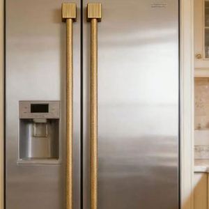 Tiradores de latón macizo personalizados de diseño europeo para refrigeradores, gabinetes de vino, hornos empotrados, lavavajillas y puertas de cajones - Product Image 1