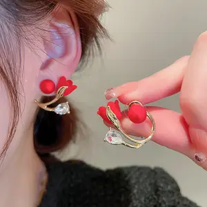 Tempérament élégant deux porter des boucles d'oreilles diamant cristal Ginkgo fleur rouge perle tulipe boucles d'oreilles pour les femmes