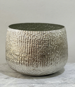 Florero de Metal Texturizado Hecho a Mano con Diseño Redondo Decorativo, Centro de Mesa de Lujo para Decoración Floral de Hogar y Bodas - Product Image 2