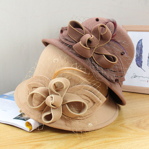 Chapeau Cloche en Feutre de Laine Élégant pour Femme avec Nœud Floral Exquis et Voile – Style Vintage Tendance <span class=keywords><strong>Hiver</strong></span> - Product Image 1