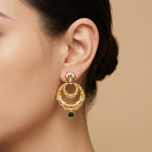 Boucles d'oreilles pendantes géométriques tendance pour femmes en quartz hydro et calcédoine, laiton massif plaqué or 18 carats avec finition texturée - Product Image 3