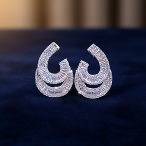 Orecchini a Cerchio EtticMae in Argento 925 con Cristalli e Strass, Gioielli di Lusso da Donna per Feste, Placcati in Oro Bianco - Product Image 2